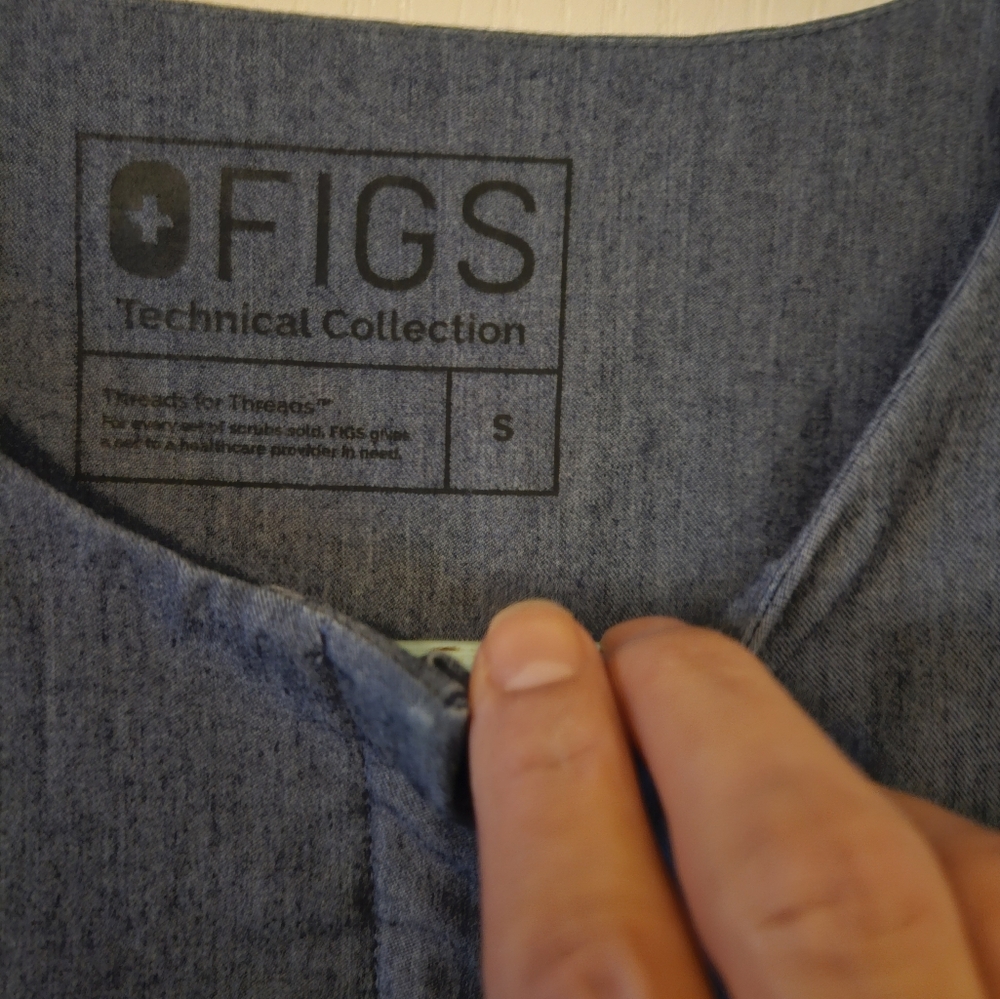 Figs Scrub Top - Picture 2 of 3
